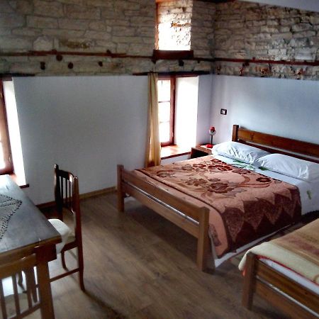 Ruols Guesthouse Gjirokastër Dış mekan fotoğraf