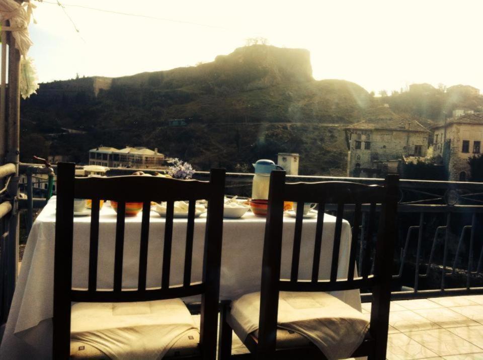 Ruols Guesthouse Gjirokastër Dış mekan fotoğraf