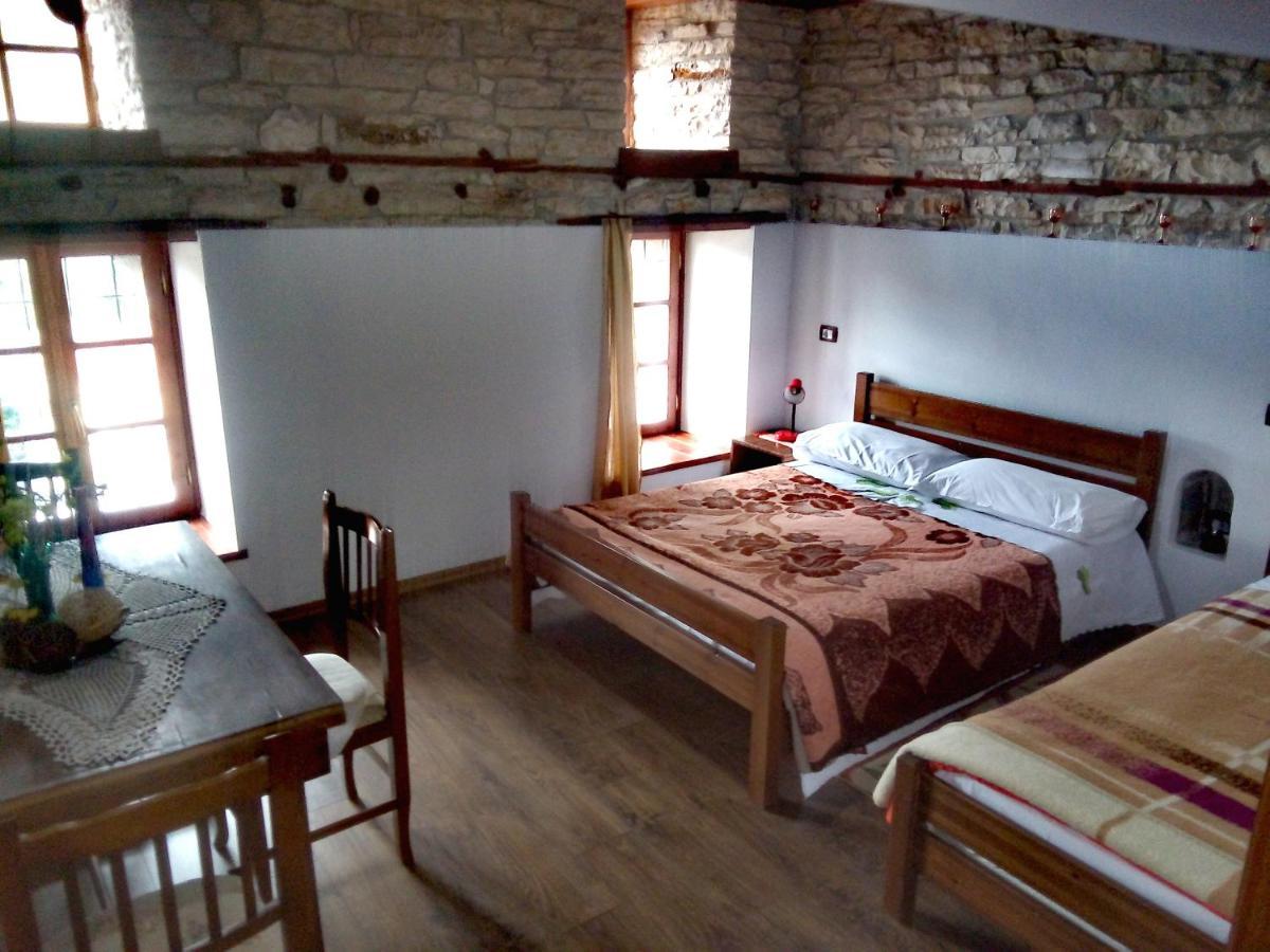 Ruols Guesthouse Gjirokastër Dış mekan fotoğraf