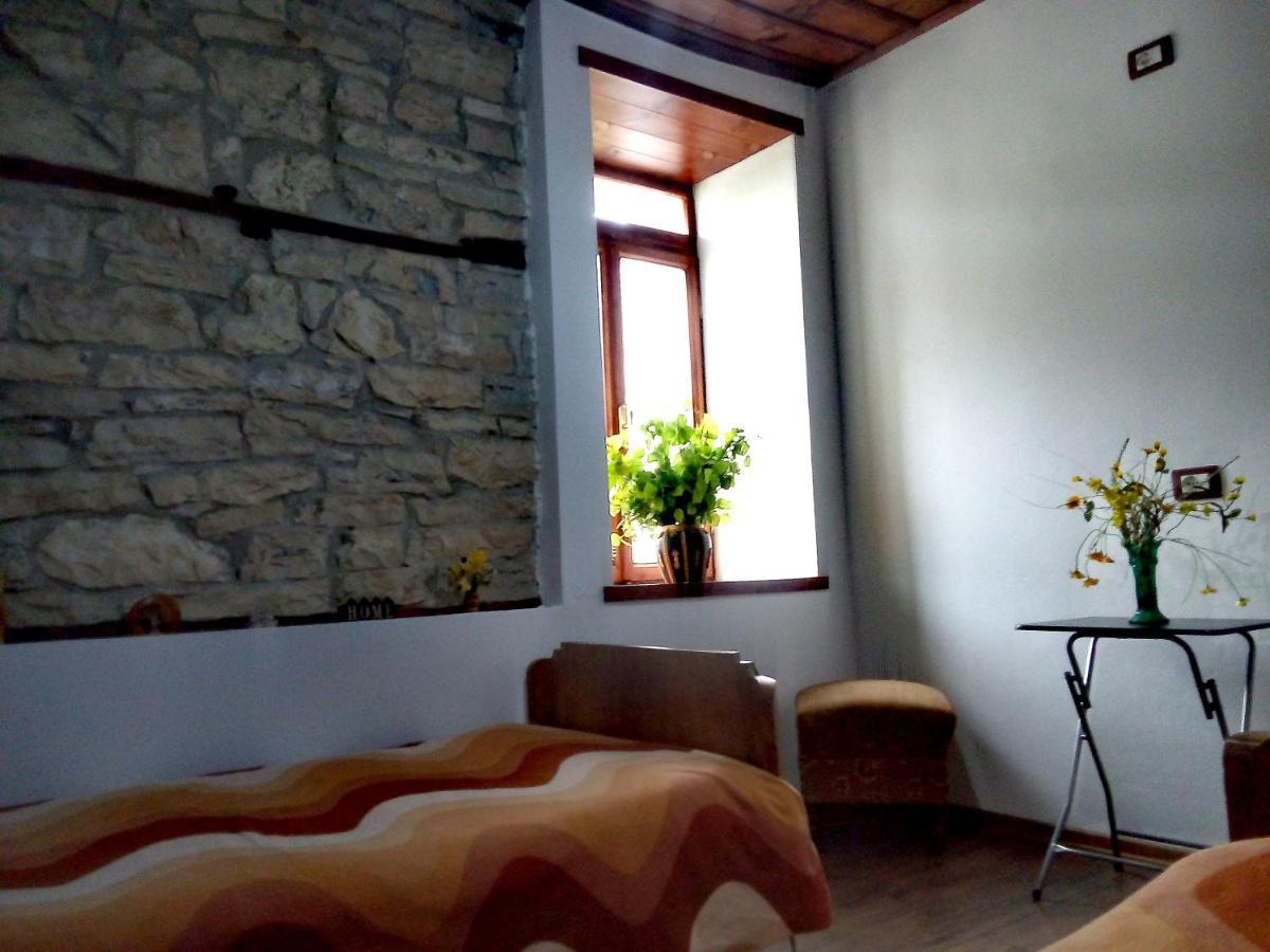 Ruols Guesthouse Gjirokastër Dış mekan fotoğraf