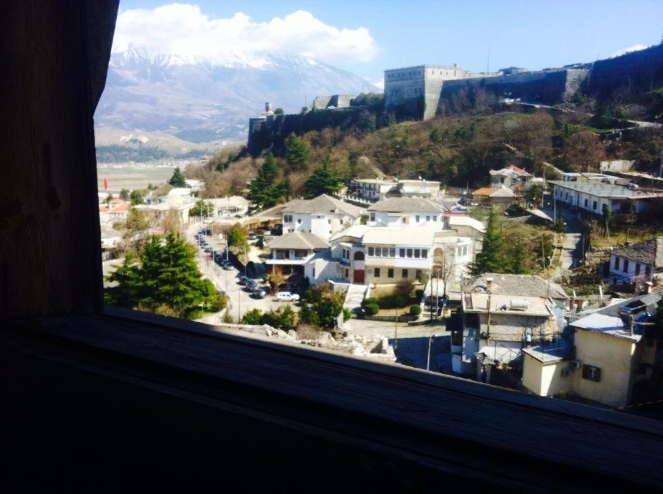 Ruols Guesthouse Gjirokastër Dış mekan fotoğraf