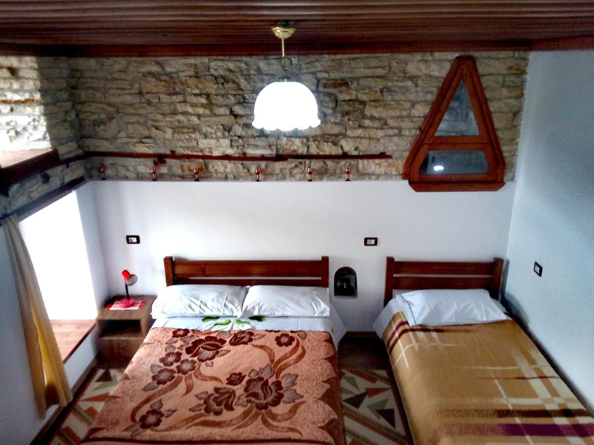 Ruols Guesthouse Gjirokastër Dış mekan fotoğraf