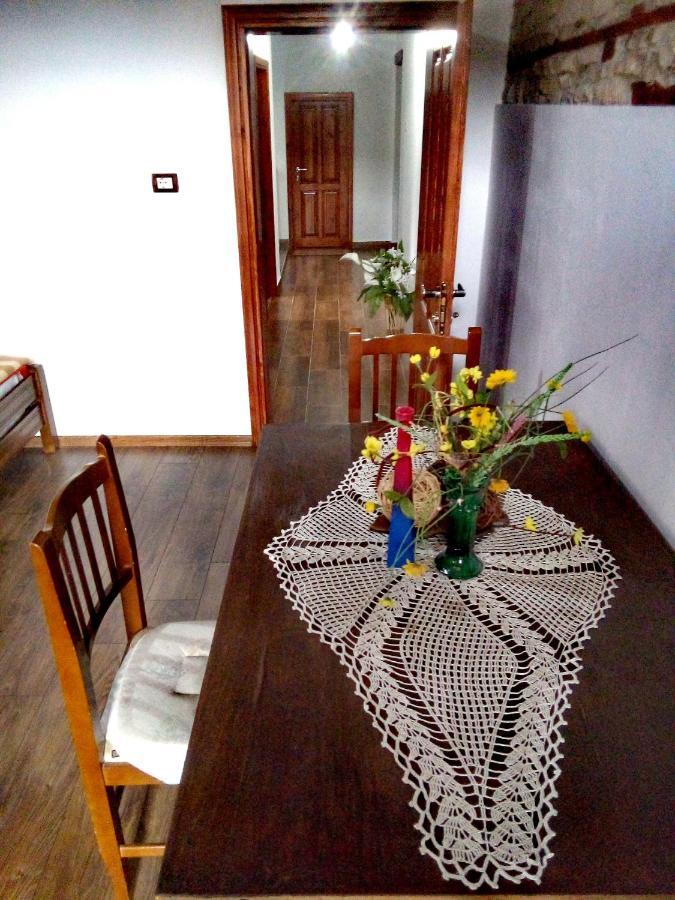 Ruols Guesthouse Gjirokastër Dış mekan fotoğraf