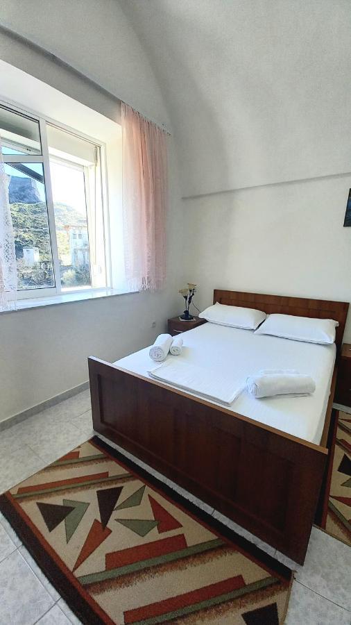 Ruols Guesthouse Gjirokastër Dış mekan fotoğraf